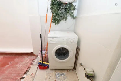 Stanza privata in Carrer de Pintor Ferrandis, immagine 9 di 26