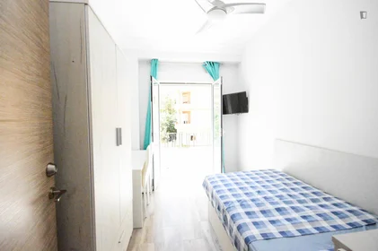 Quarto privado em Carrer de L'Amistat, imagem 1 de 10
