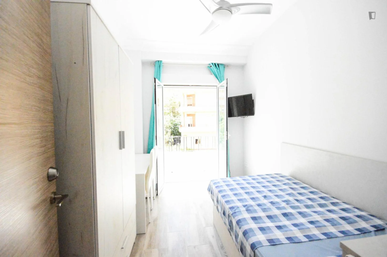 Quarto de estudante funcional perfeito para estudar em 