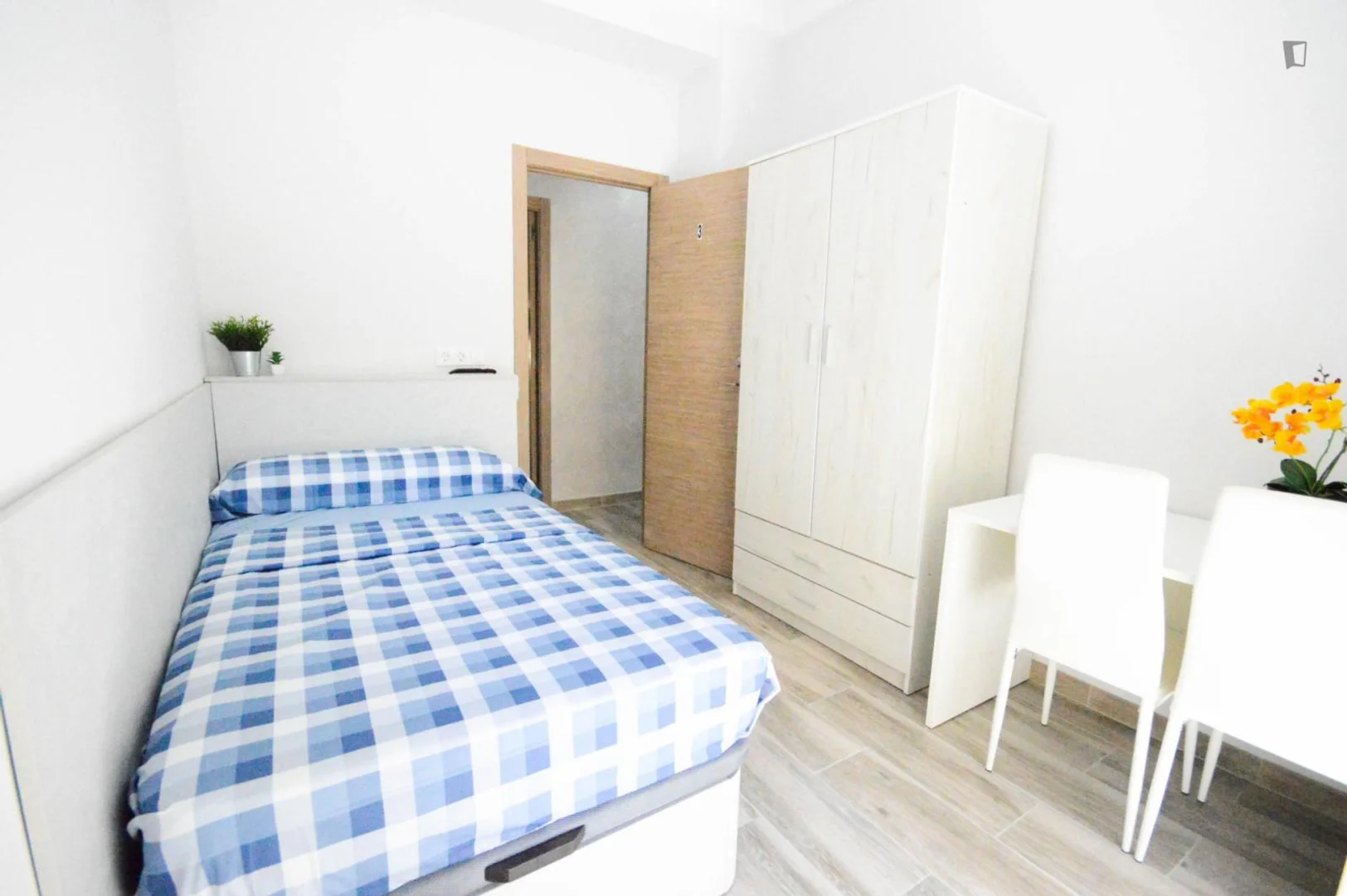 Quarto acolhedor para estudantes disponível em 
