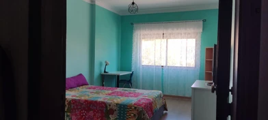 Room for rent with double bed setubal