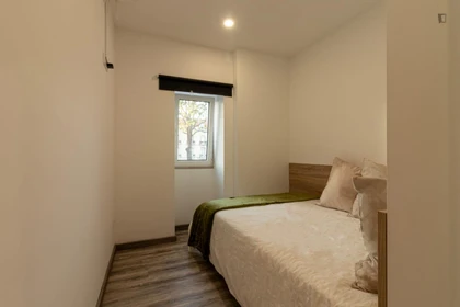 Bright private room in Setúbal