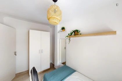 Pokój do wynajęcia z podwójnym łóżkiem w Jerez De La Frontera