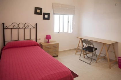 Stanza in affitto in appartamento condiviso a Cádiz
