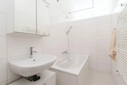Quarto privado em Hermann Str., imagem 11 de 15