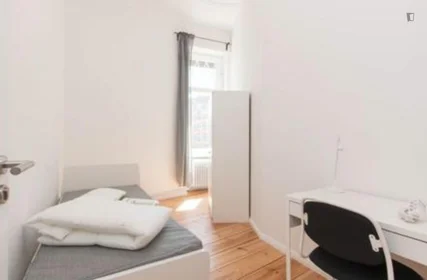 Quarto privado em Hermann Str., imagem 1 de 17