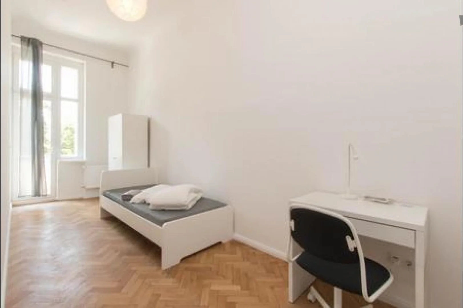 Quarto de estudante económico com localização conveniente em