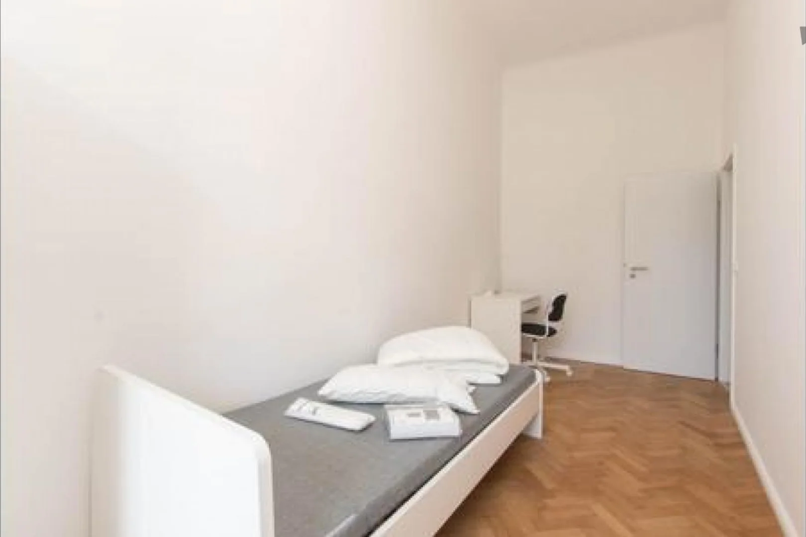 Quarto amigo do estudante em com comodidades modernas