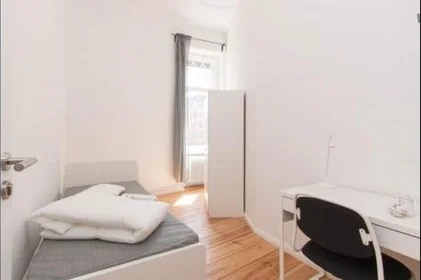 Quarto privado em Hermann Str., imagem 1 de 15