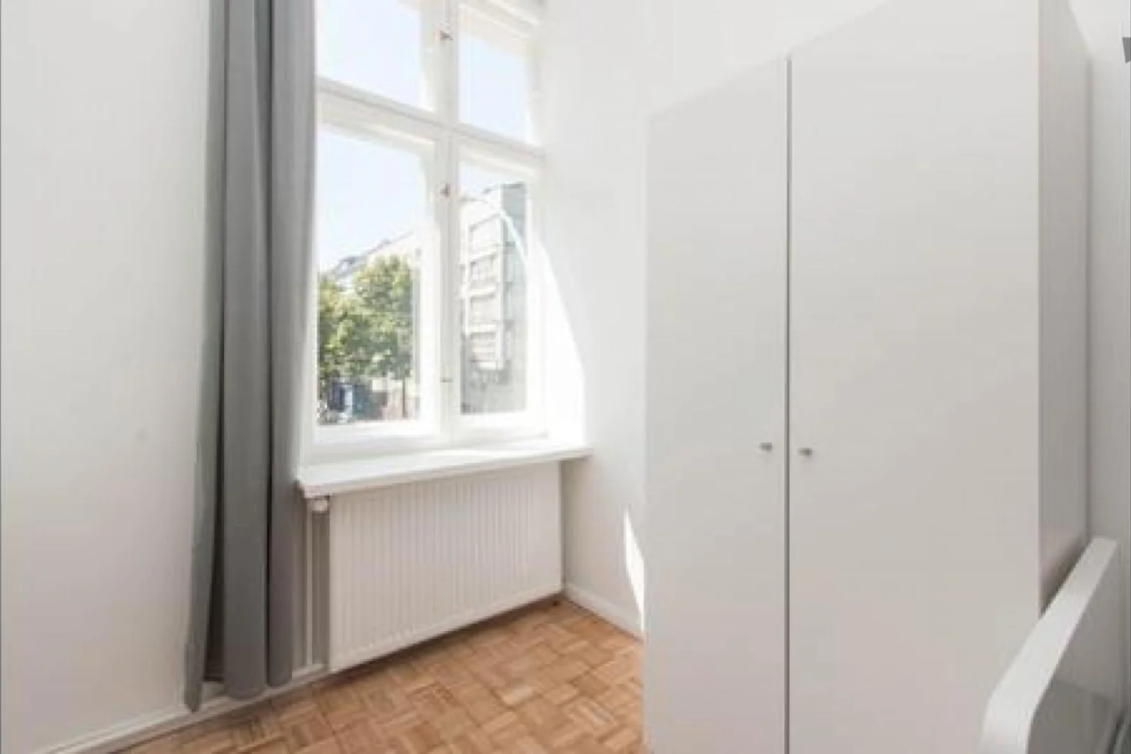 Quarto para alugar em apartamento de estudantes em , totalmente mobilado