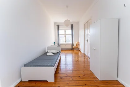 Private room at Bornholmer Str., image 2 of 19