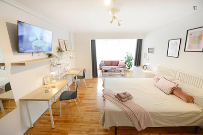 Room for rent with double bed Bilbao