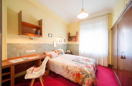 Private room at Iparraguirre Kalea, image 1 of 10