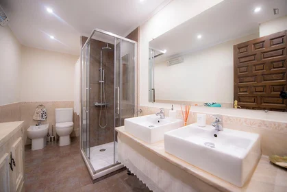 Private room at Iparraguirre Kalea, image 15 of 30
