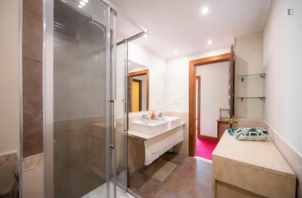 Private room at Iparraguirre Kalea, image 16 of 30