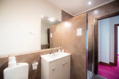 Private room at Iparraguirre Kalea, image 20 of 30