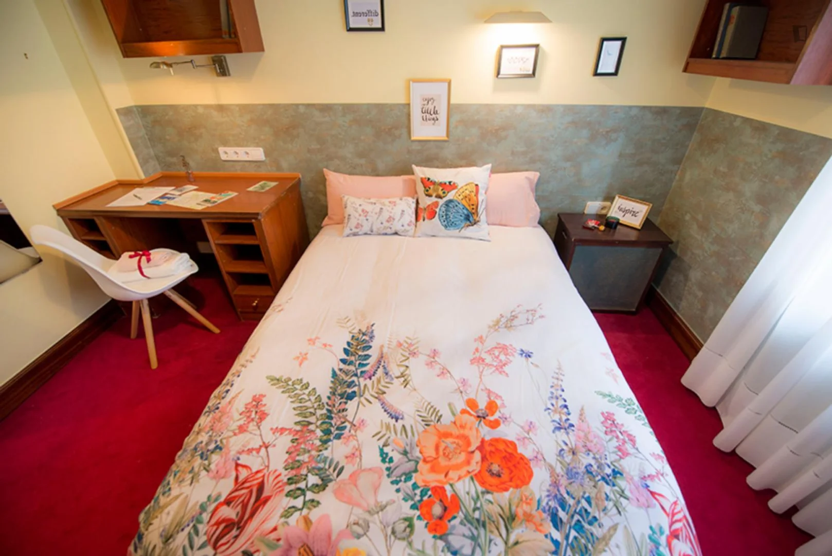 Economical student room with convenient location in 