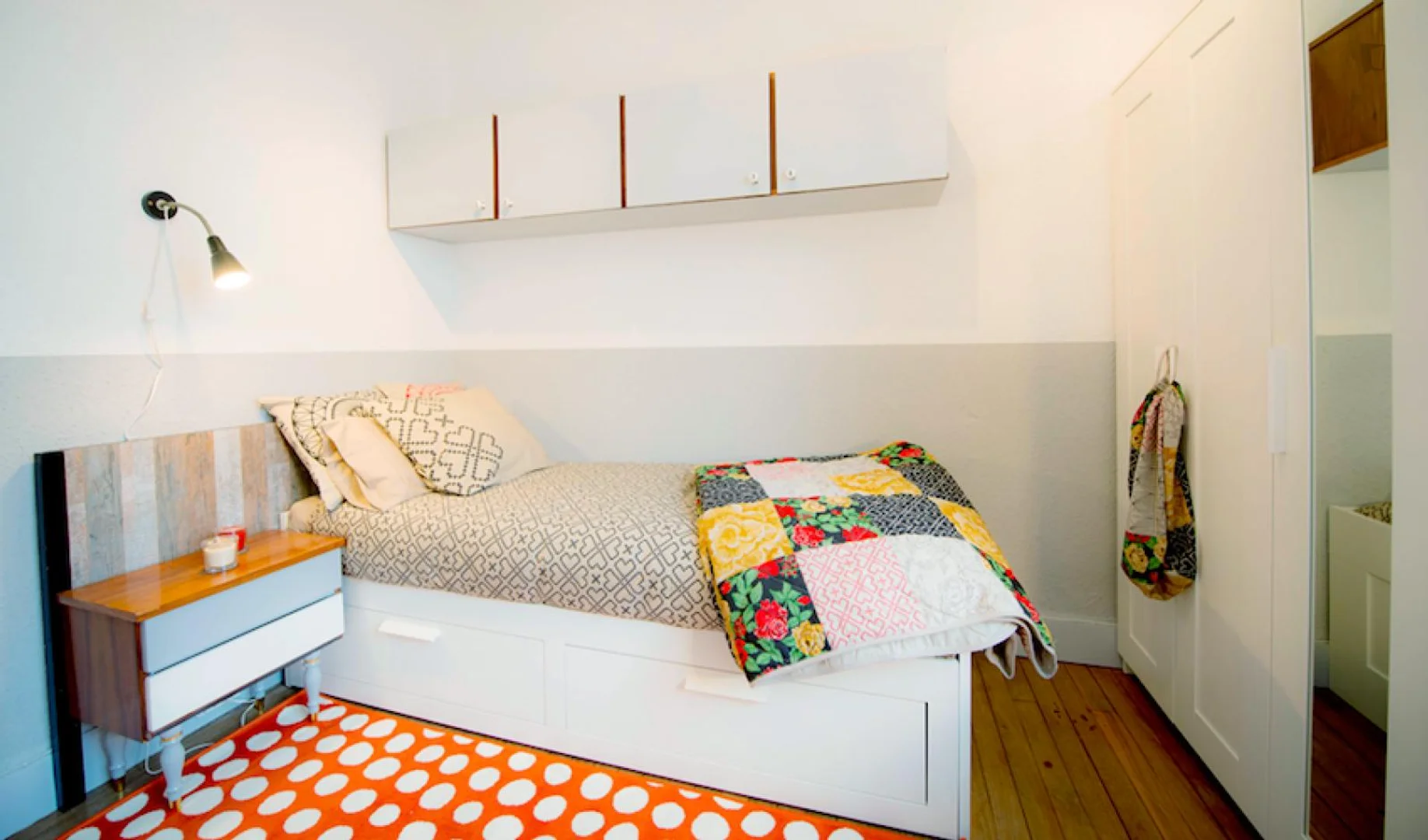 Room for rent in student apartment in , fully furnished