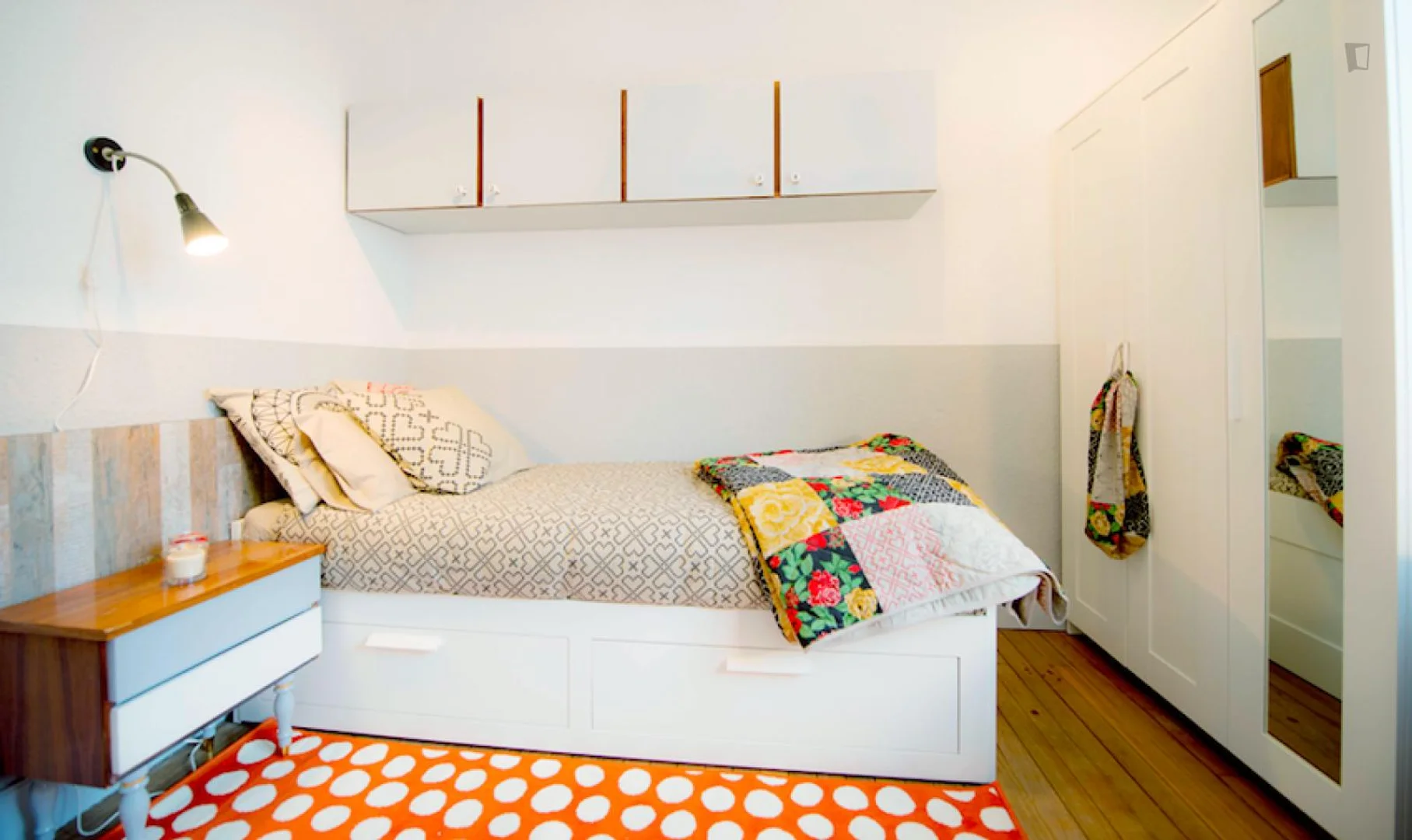 Comfortable and spacious student room in 