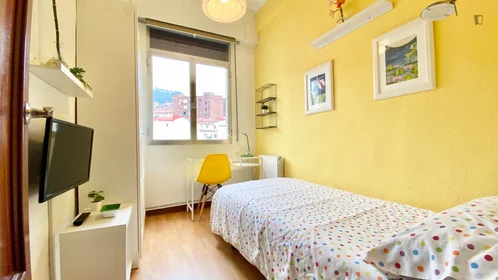 Chambre privée à calle Huertas De la Villa, image 1 de 19