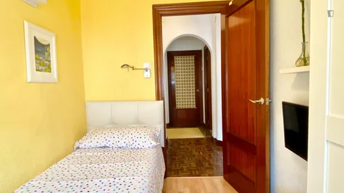 Chambre privée à calle Huertas De la Villa, image 6 de 19