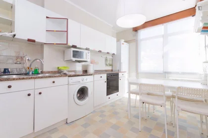 Chambre privée à calle Huertas De la Villa, image 2 de 13