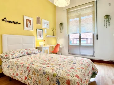 Chambre privée à calle Huertas De la Villa, image 6 de 24