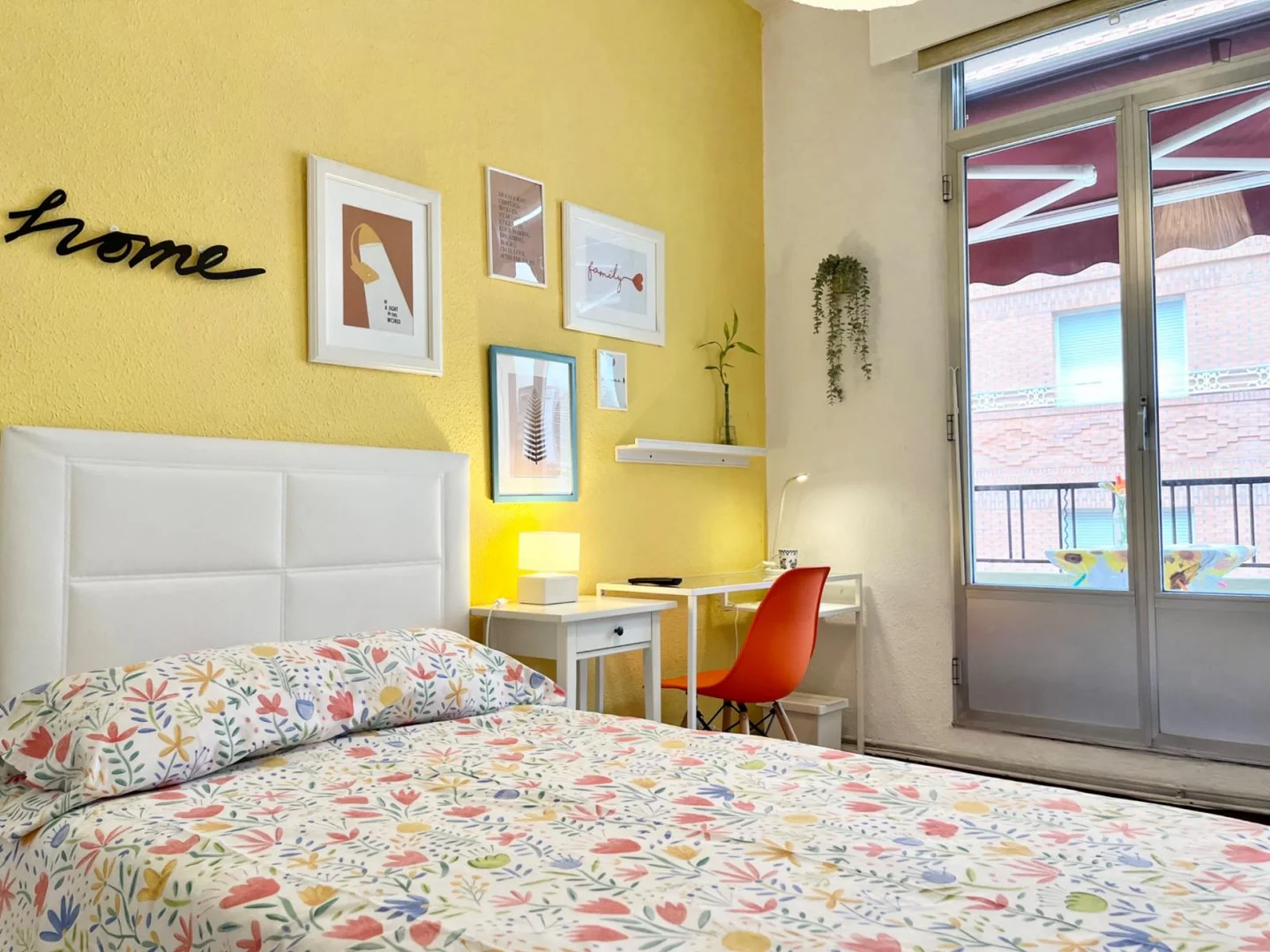 Economical student room with convenient location in 