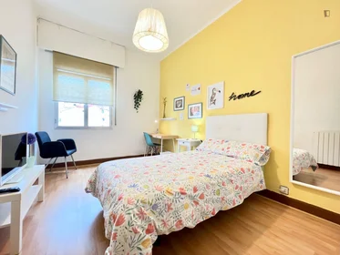 Chambre privée à calle Huertas De la Villa, image 2 de 20