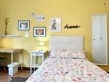 Chambre privée à calle Huertas De la Villa, image 3 de 20