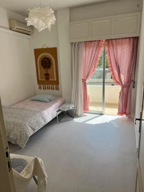 Pokój do wynajęcia z podwójnym łóżkiem w Nikozja