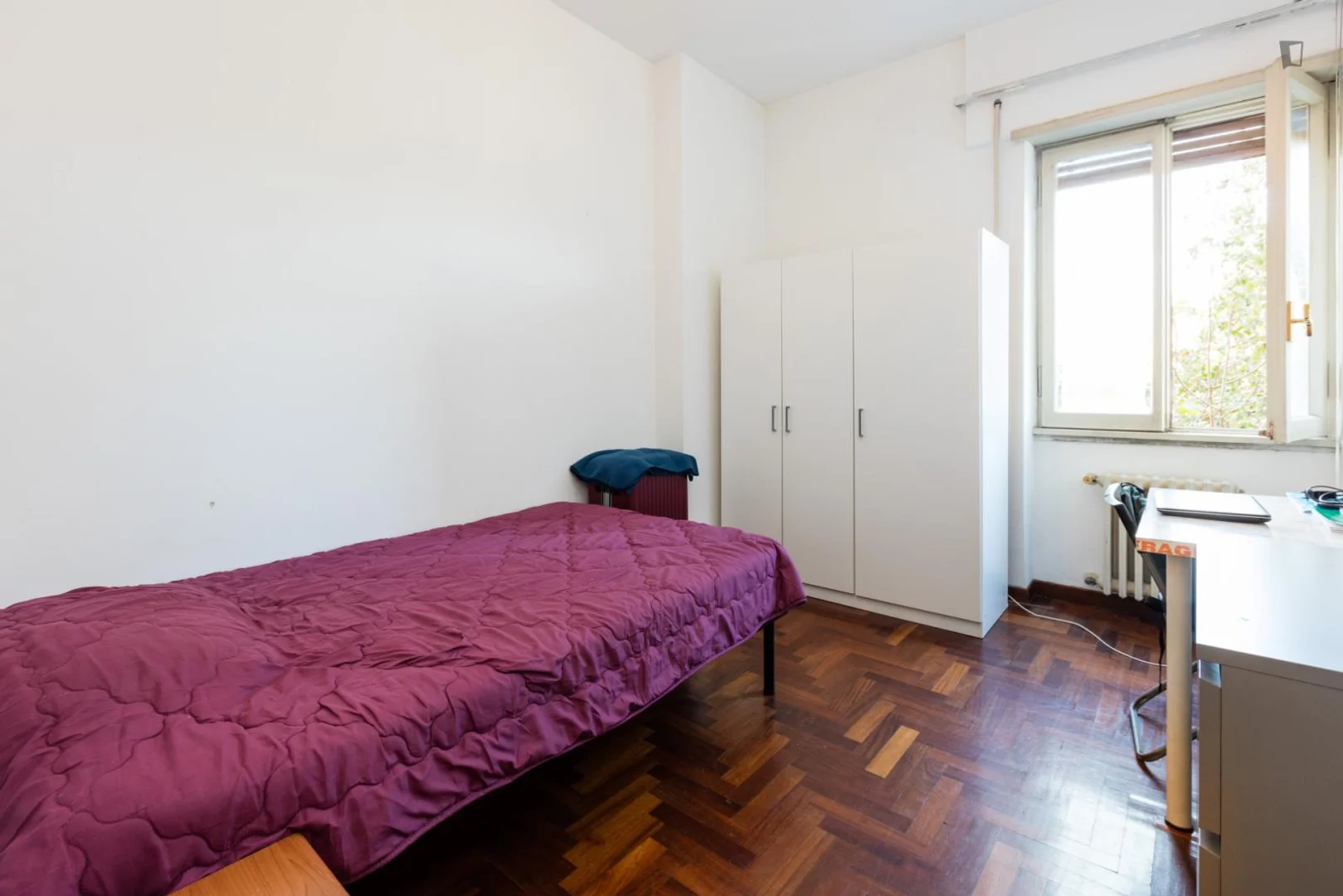 Camera per studenti economica con posizione comoda a 