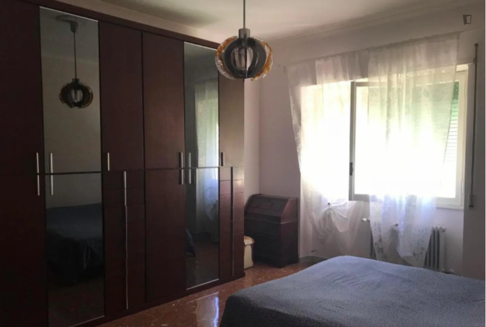 Economical student room with convenient location in