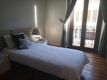 Habitación en alquiler con cama doble San Sebastián