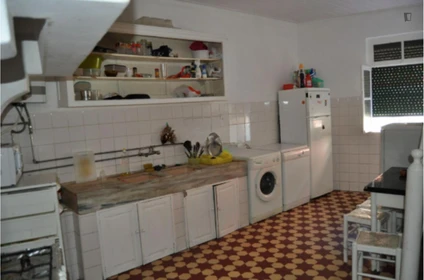Alquiler de habitación en piso compartido en Covilha