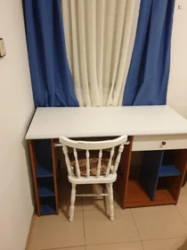 Private room at Avenida el Bierzo, image 2 of 9