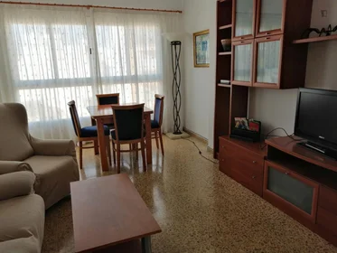Private room at Carrer Faust Morell, image 2 of 10