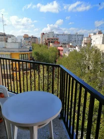 Private room at Carrer Faust Morell, image 9 of 10