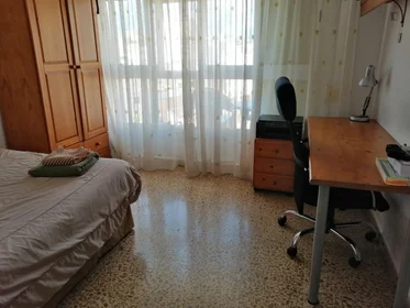 Private room at Carrer Faust Morell, image 10 of 10