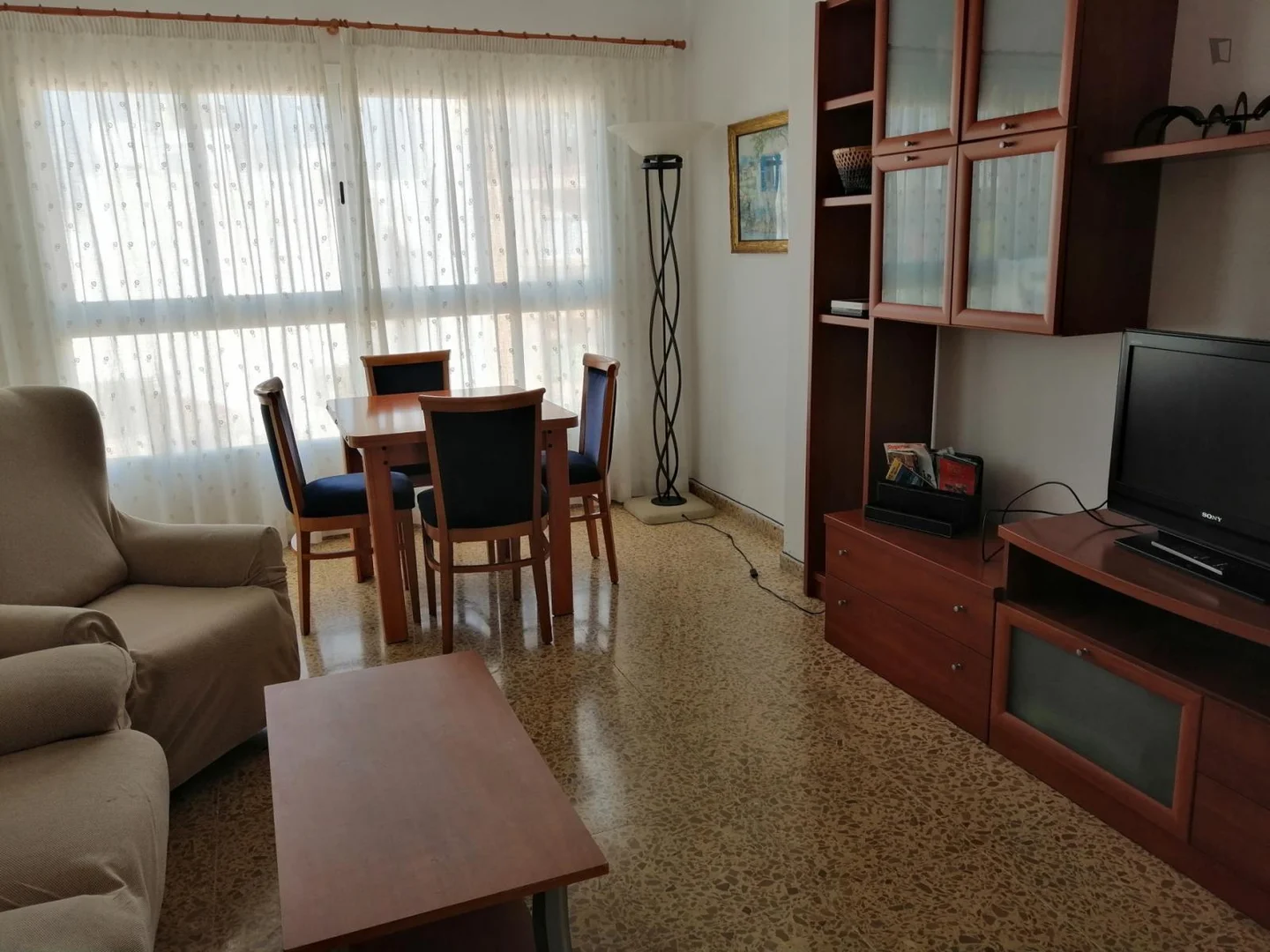 Cozy room for students available in 