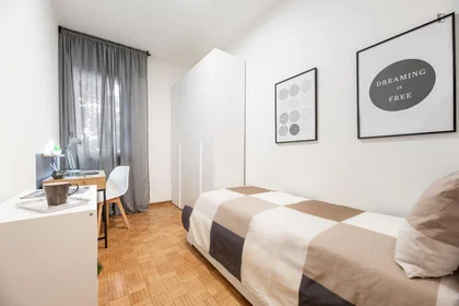 Quarto privado em Via Domenico Piacentino, imagem 2 de 16