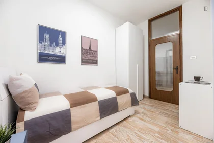 Quarto privado em Via Domenico Piacentino, imagem 2 de 16