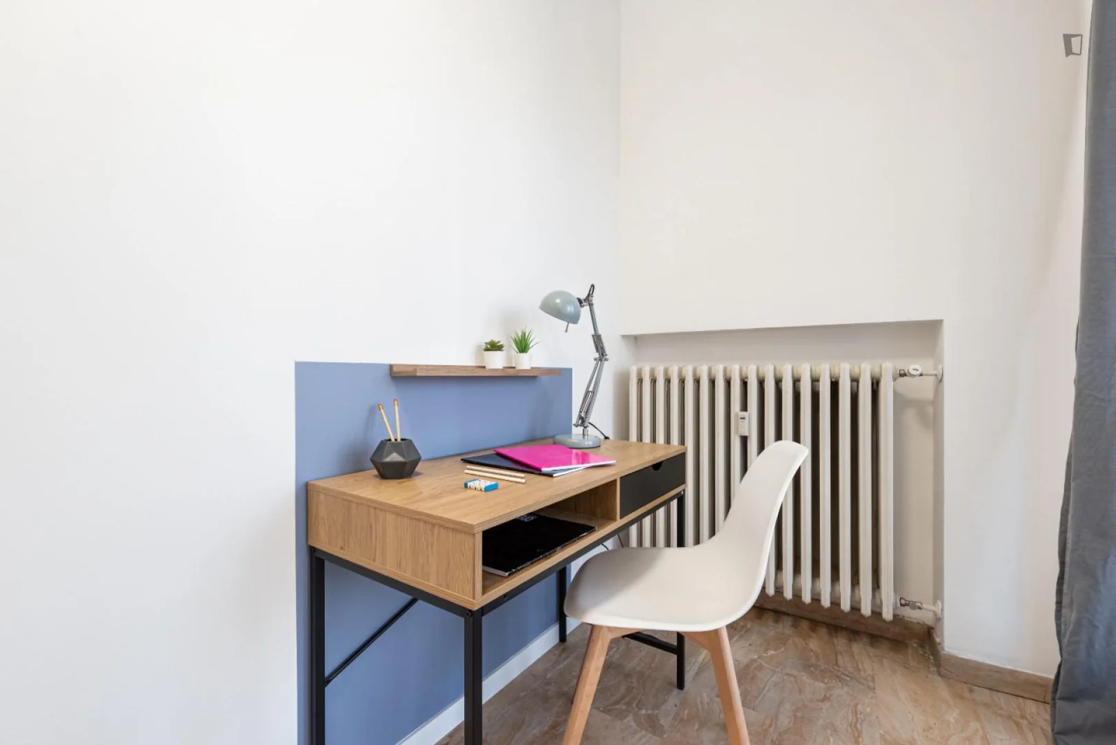 Quarto amigo do estudante em  com comodidades modernas