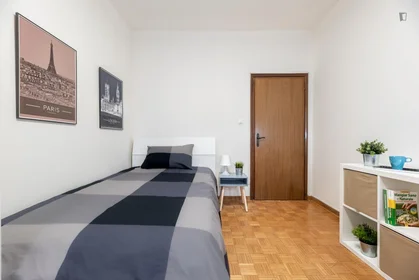 Quarto privado em Via Domenico Piacentino, imagem 1 de 16