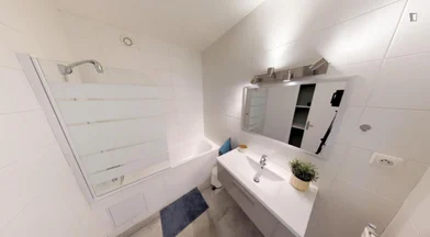 Private room at Rue Pierre Audry, image 13 of 16