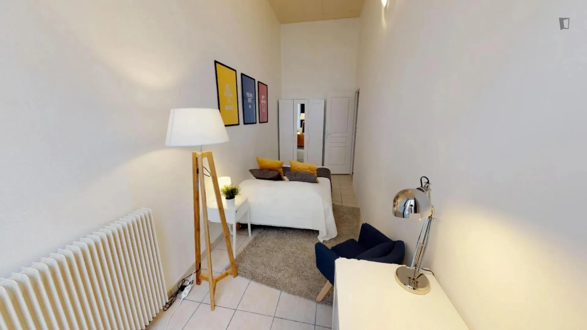 Chambre à louer dans un appartement d'étudiant à , entièrement meublée