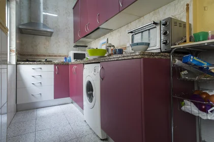 Quarto privado em Paseo de S. Antonio, imagem 4 de 12