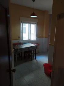 Quarto privado em Paseo de S. Antonio, imagem 6 de 12