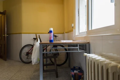 Quarto privado em Paseo de S. Antonio, imagem 7 de 12
