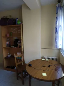 Quarto privado em Paseo de S. Antonio, imagem 4 de 17